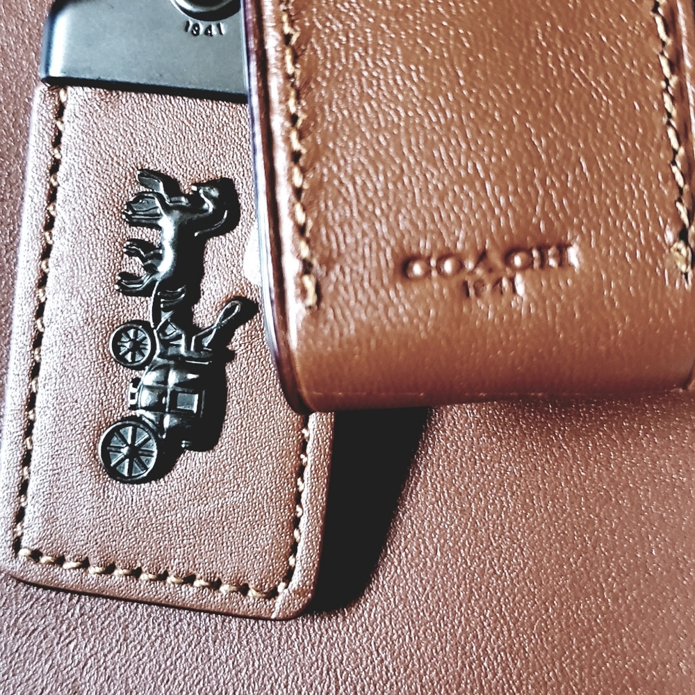 Designer Handbag - Picture 13 of 16